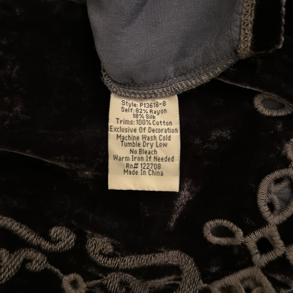 Jonny Was Midnight blue snap down Top with Grey embroidery Size Large. - Picture 6 of 6